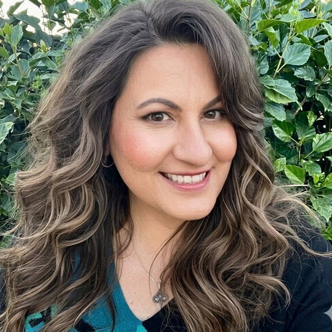 Portrait of Dr. Heather Pyle, Psy.D., Licensed Clinical Psychologist and Certified Psychoanalyst in South Tampa, FL
